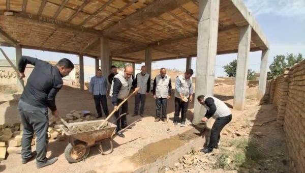 مشارکت مردمی برای تکمیل مدرسه بخش اسفرورین استان قزوین