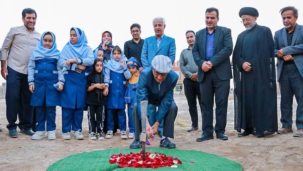 آیین کلنگ‌زنی مدرسه خیر ساز مهندس اصغر کاشانی برگزار شد