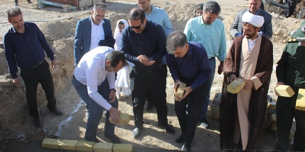 آیین خشت‌گذاری طرح ملی "مدرسه اولیا" در همدان
