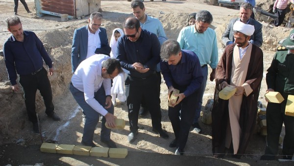 آیین خشت‌گذاری طرح ملی "مدرسه اولیا" در همدان