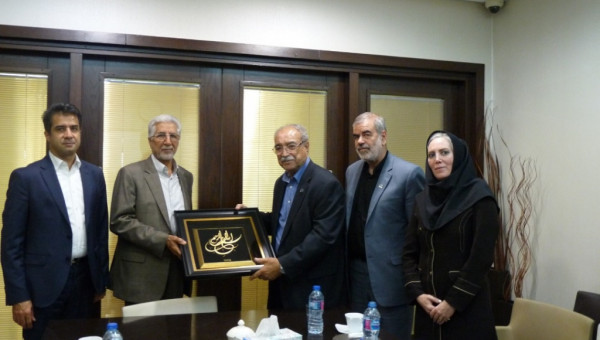 دیدار رئیس جامعه خیرین مدرسه ساز کشور با حاج آقا سید حسن طباطبایی رفیعی خیر مدرسه ساز