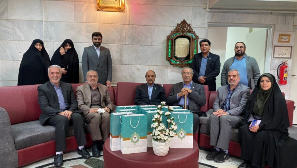 بازدید رئیس جامعه خیرین مدرسه ساز کشور از موسسه خيريه كرامت