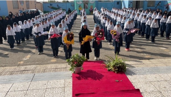 جشنواره درون مدرسه ای تجلیل از خیرین مدرسه ساز در شهرستان رباط کریم برگزار شد