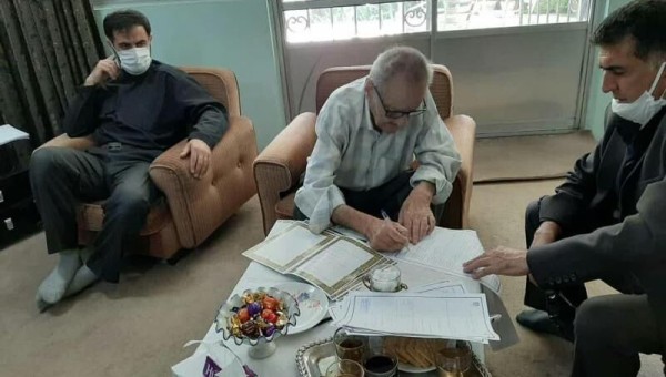 پزشک البرزی دسترنج خود را به مدرسه سازی اختصاص داد