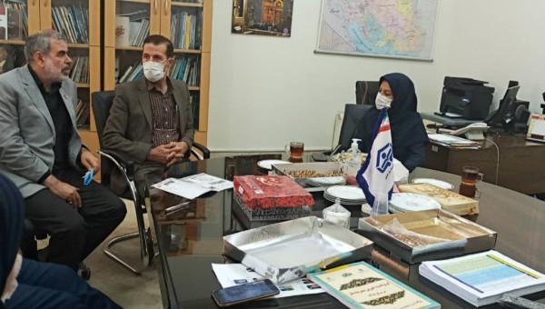 مشارکت بانک پارسیان در تهیه لوازم تحریر برای دانش آموزان مناطق محروم